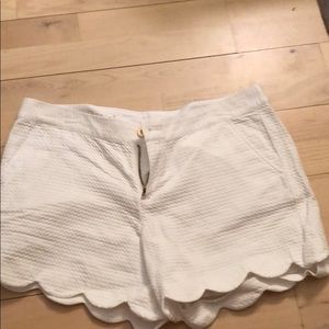 Lilly Pulitzer white Buttercup Short size 10